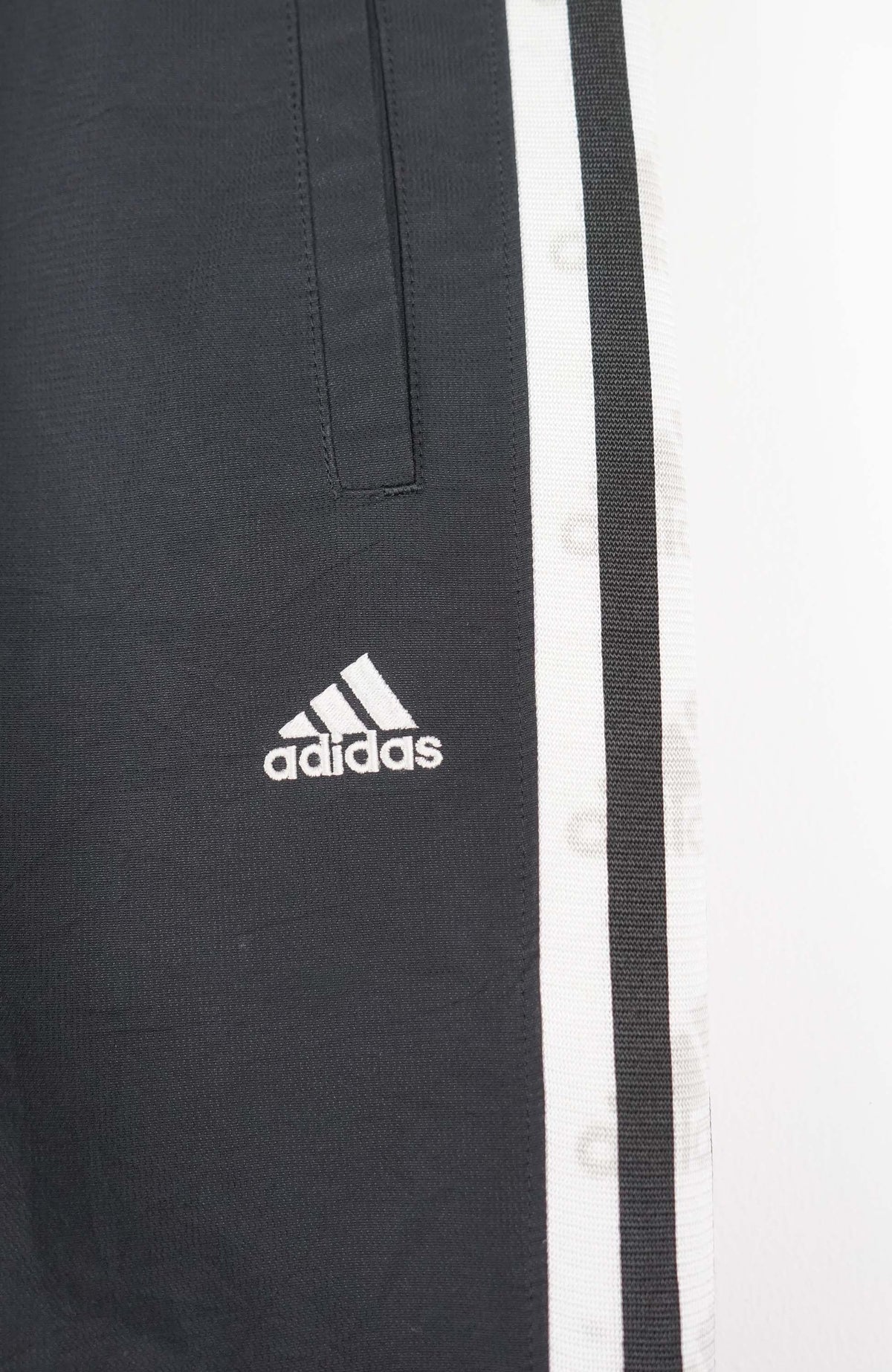 VINTAGE ADIDAS TRACK PANT SHORTS (L)
