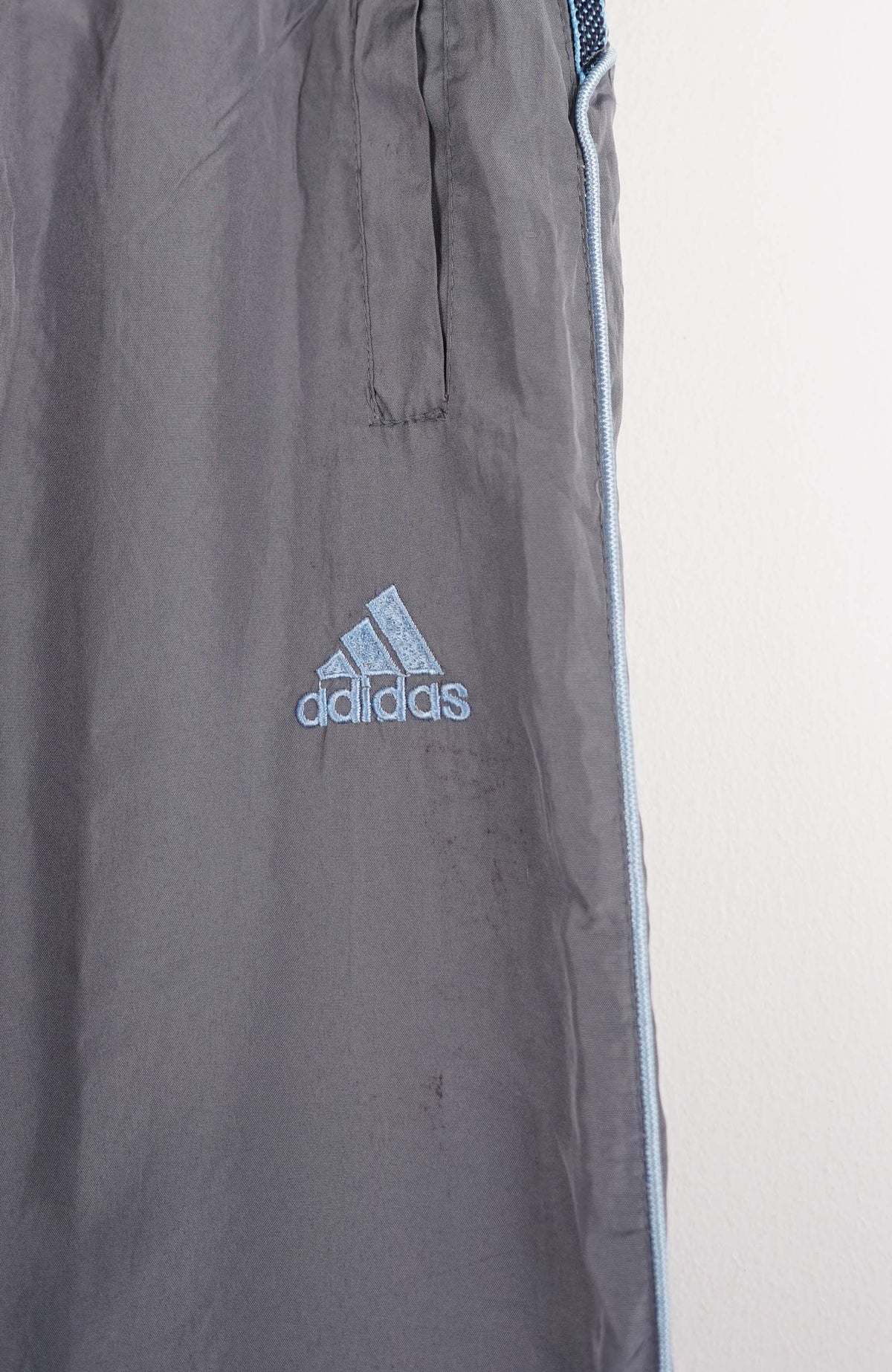 VINTAGE ADIDAS TRACK PANTS (M)