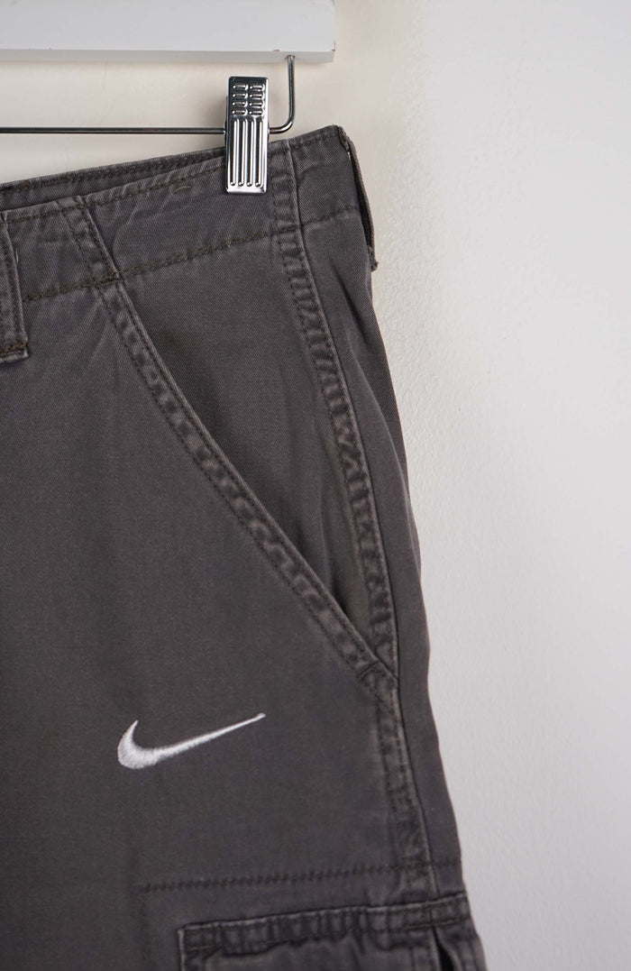 VINTAGE REWORK CARGO SHORTS W30