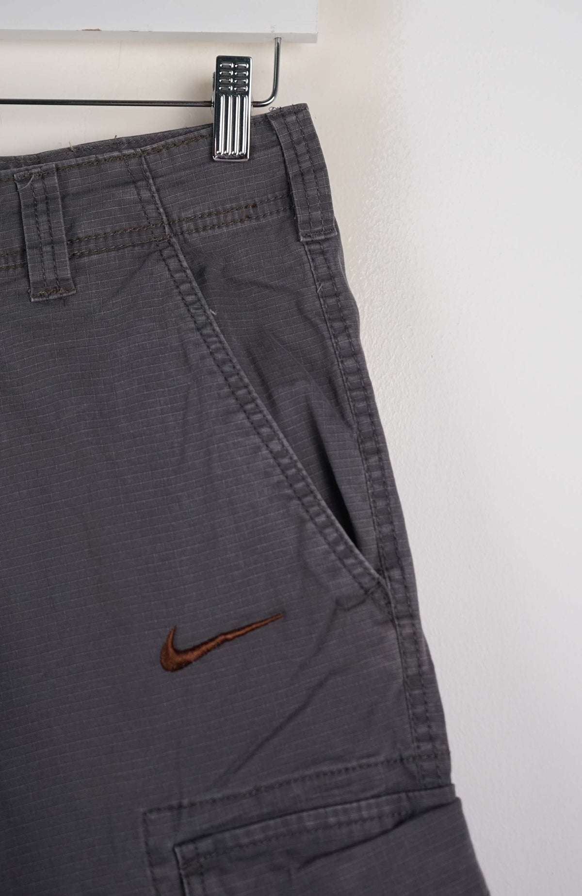 VINTAGE REWORK CARGO SHORTS W28