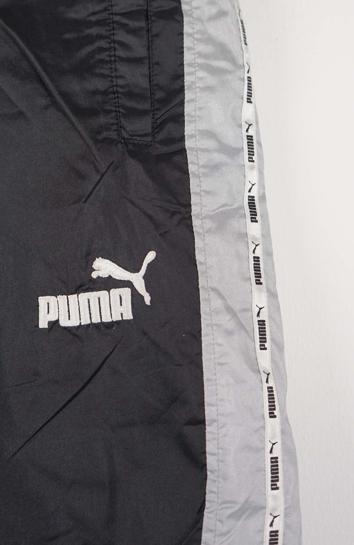 VINTAGE PUMA TRACK PANT SHORTS (XS)