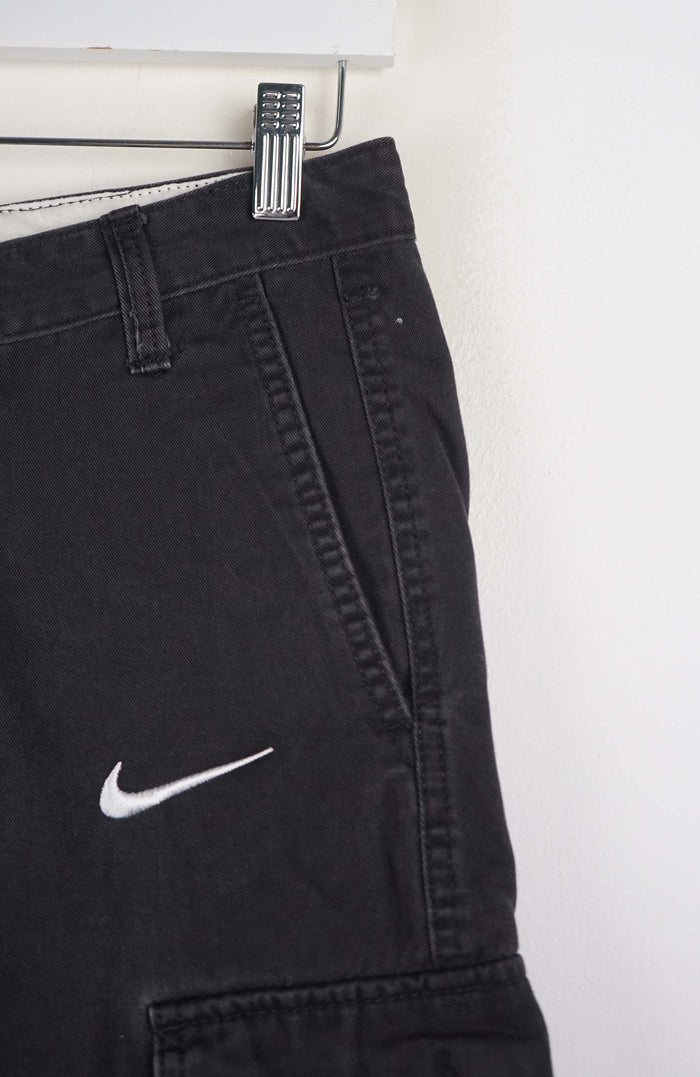VINTAGE REWORK CARGO SHORTS W28