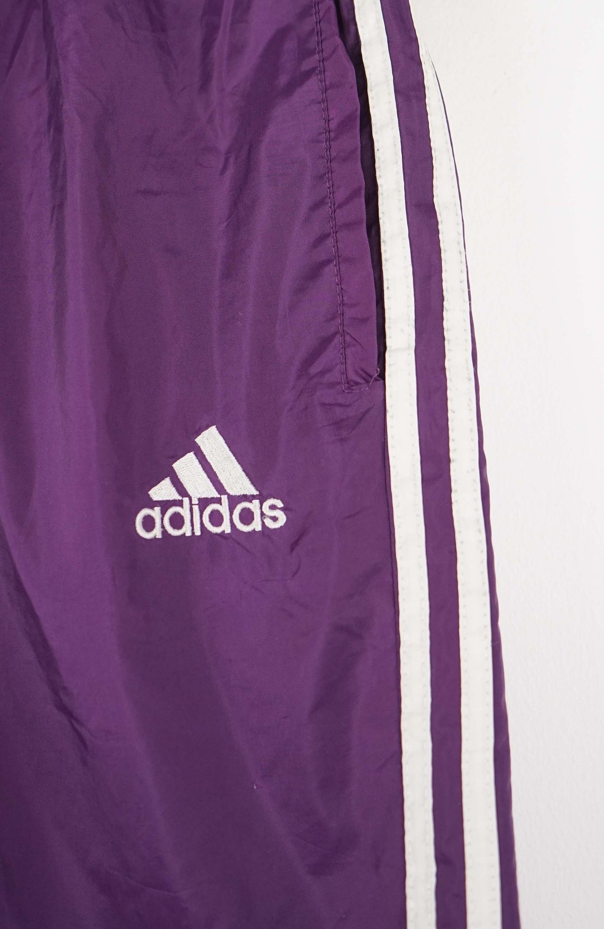 VINTAGE ADIDAS TRACK PANT SHORTS (S)