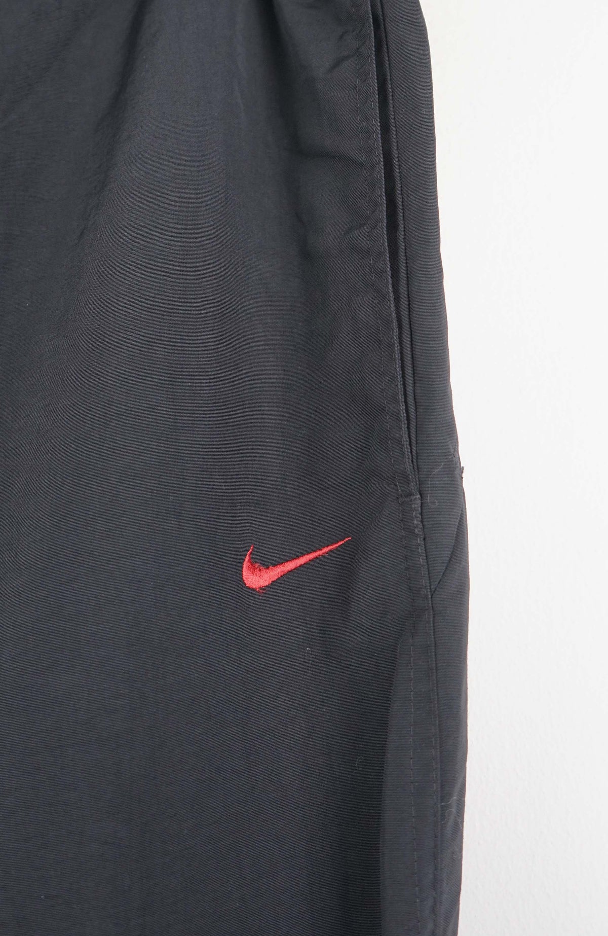 VINTAGE NIKE TRACK PANTS (L)