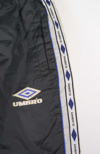 VINTAGE UMBRO TRACK PANT SHORTS (M)
