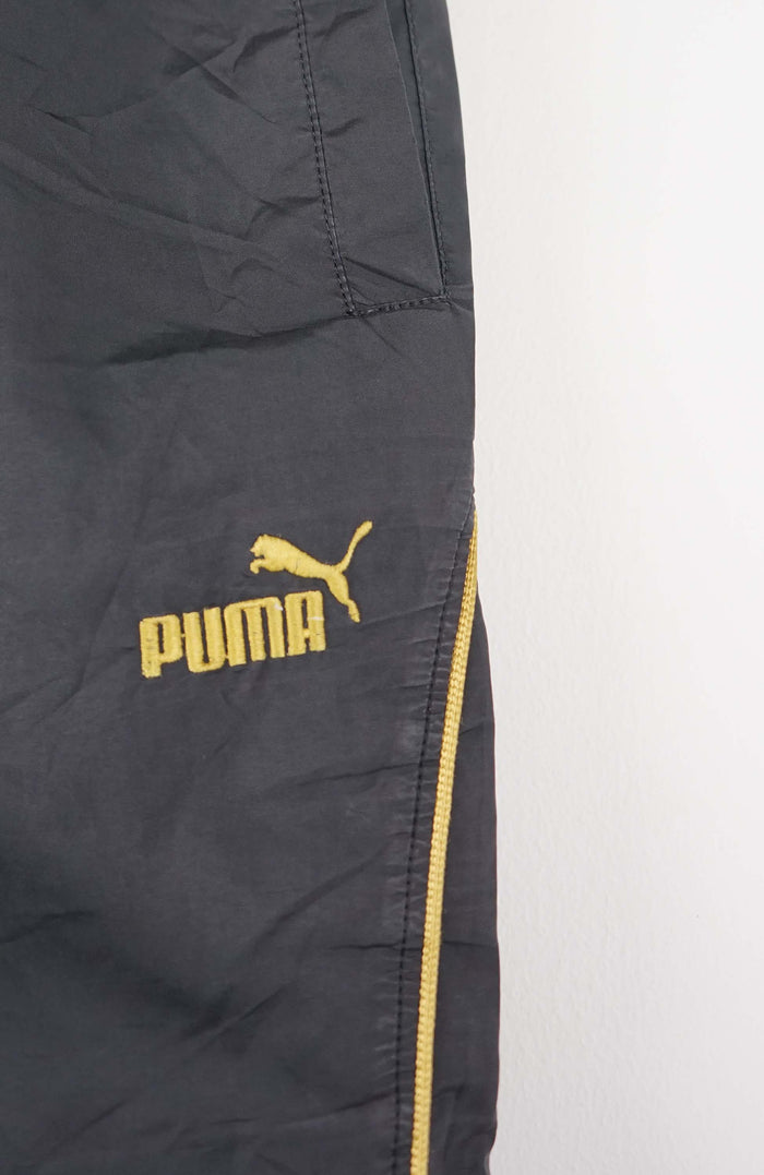 VINTAGE PUMA TRACK PANT SHORTS (M)