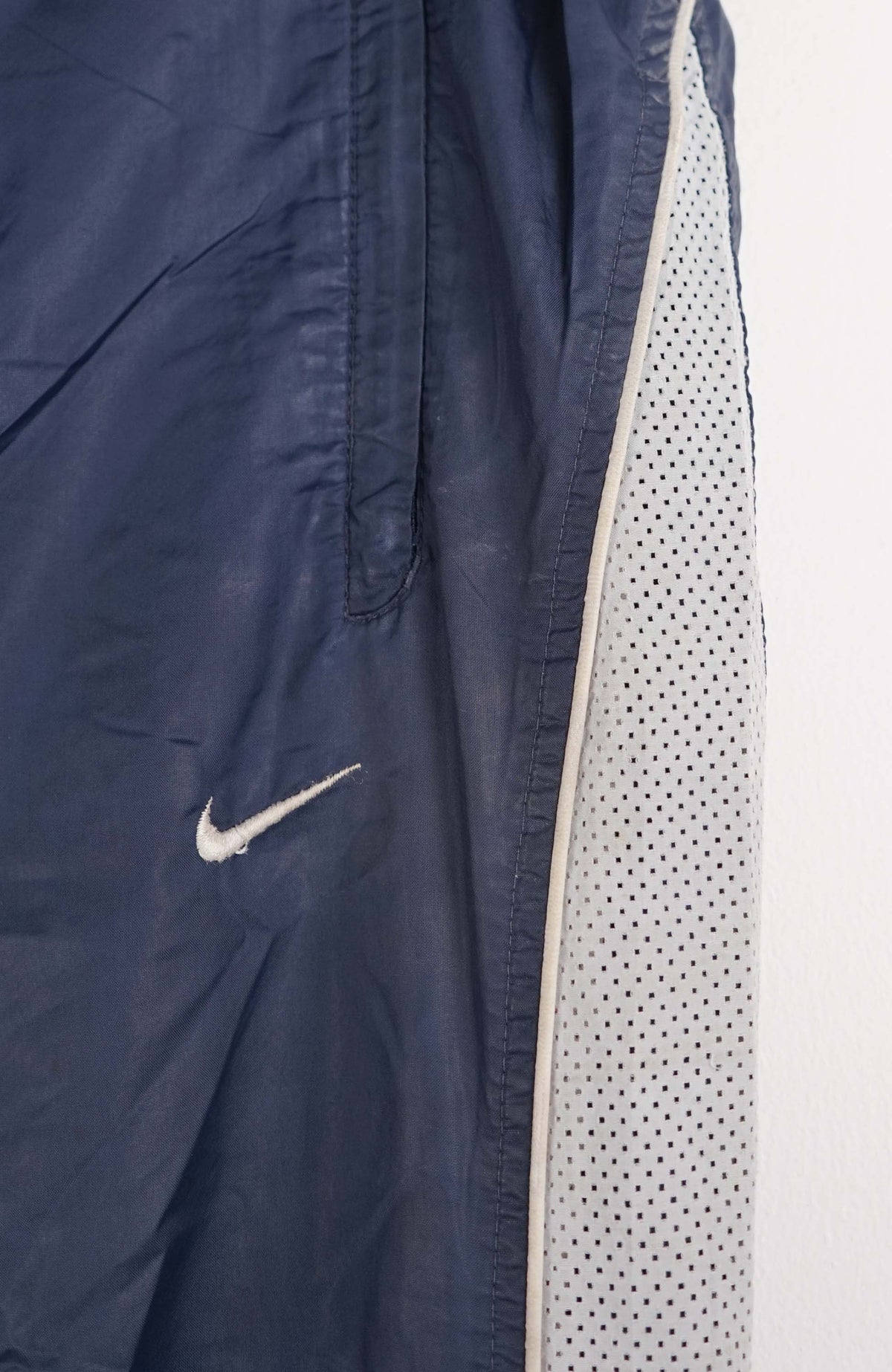 VINTAGE NIKE TRACK PANTS (M)