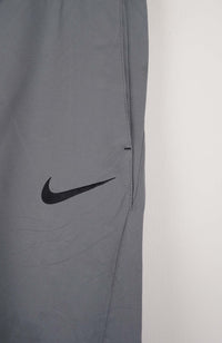 VINTAGE NIKE TRACK PANT SHORTS (M)
