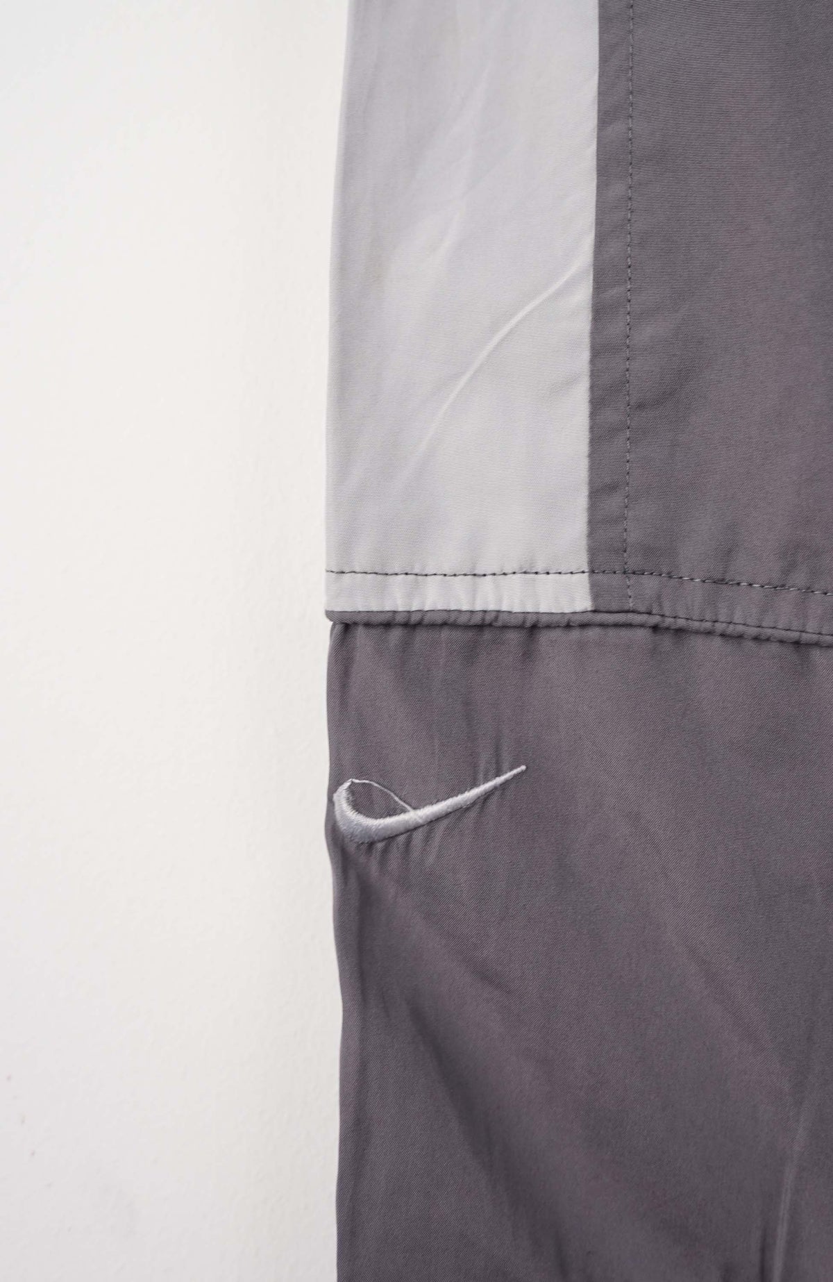 VINTAGE NIKE TRACK PANTS (XL)