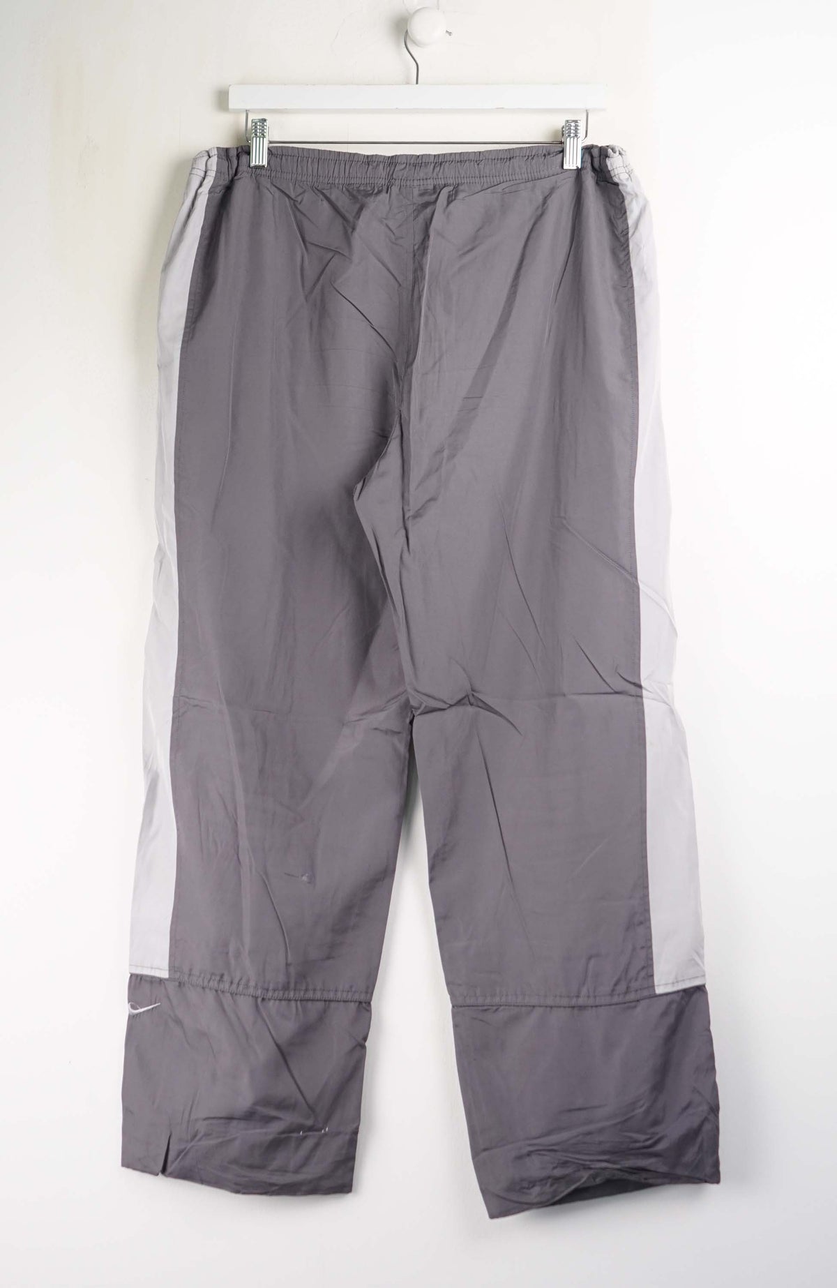 VINTAGE NIKE TRACK PANTS (XL)