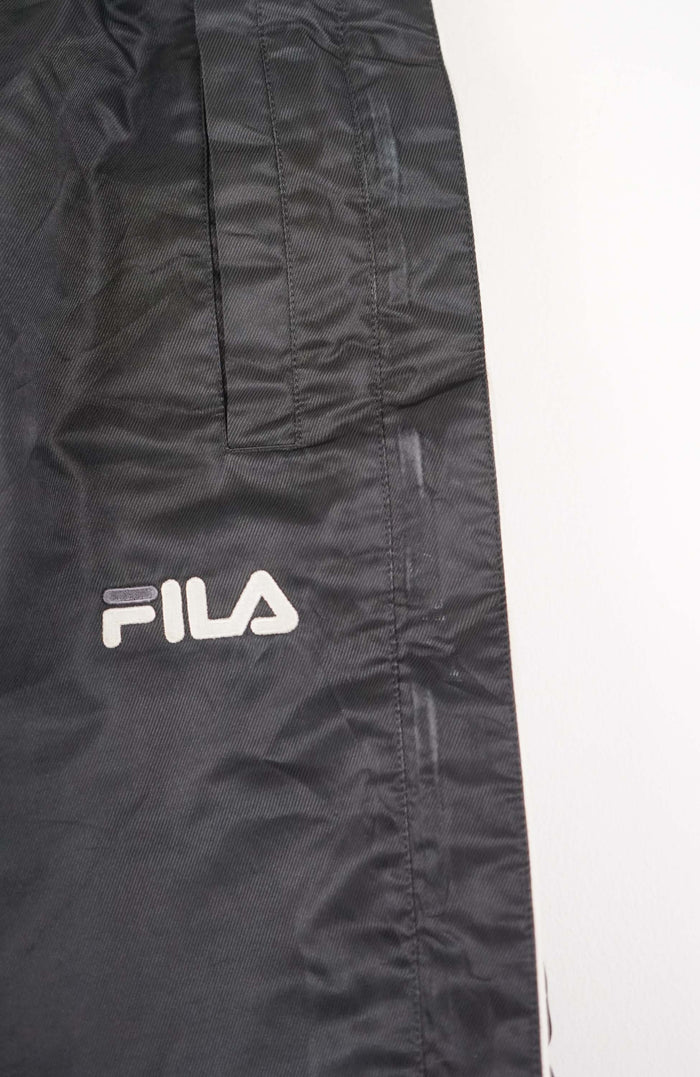 VINTAGE FILA TRACK PANT SHORTS (S)