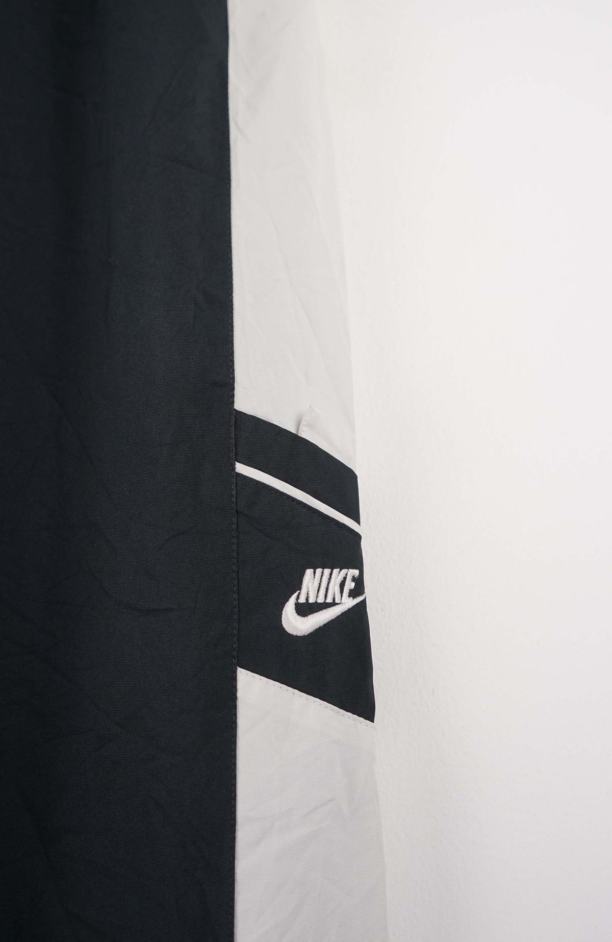 VINTAGE NIKE TRACK PANTS (L)