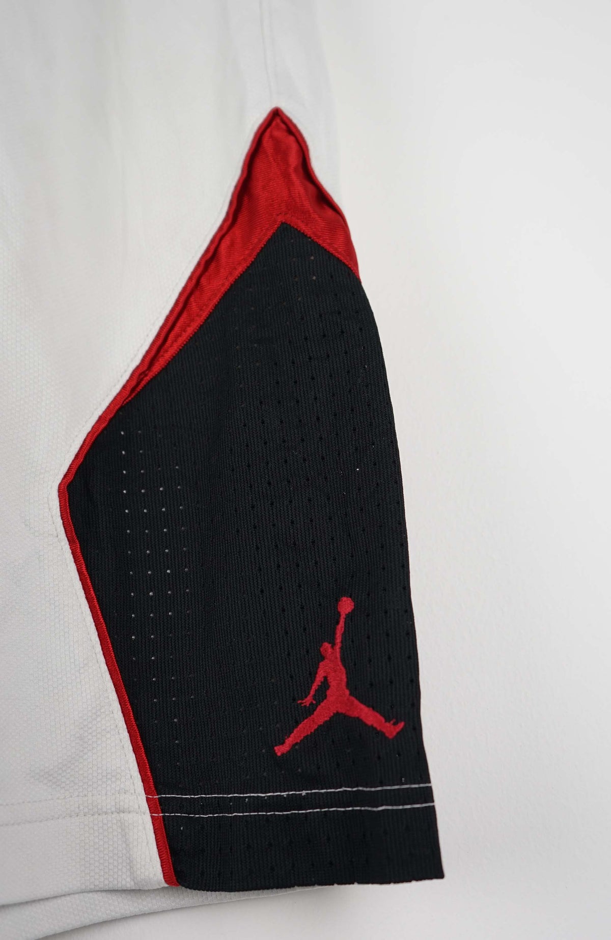 VINTAGE JORDAN JERSEY SHORTS W28