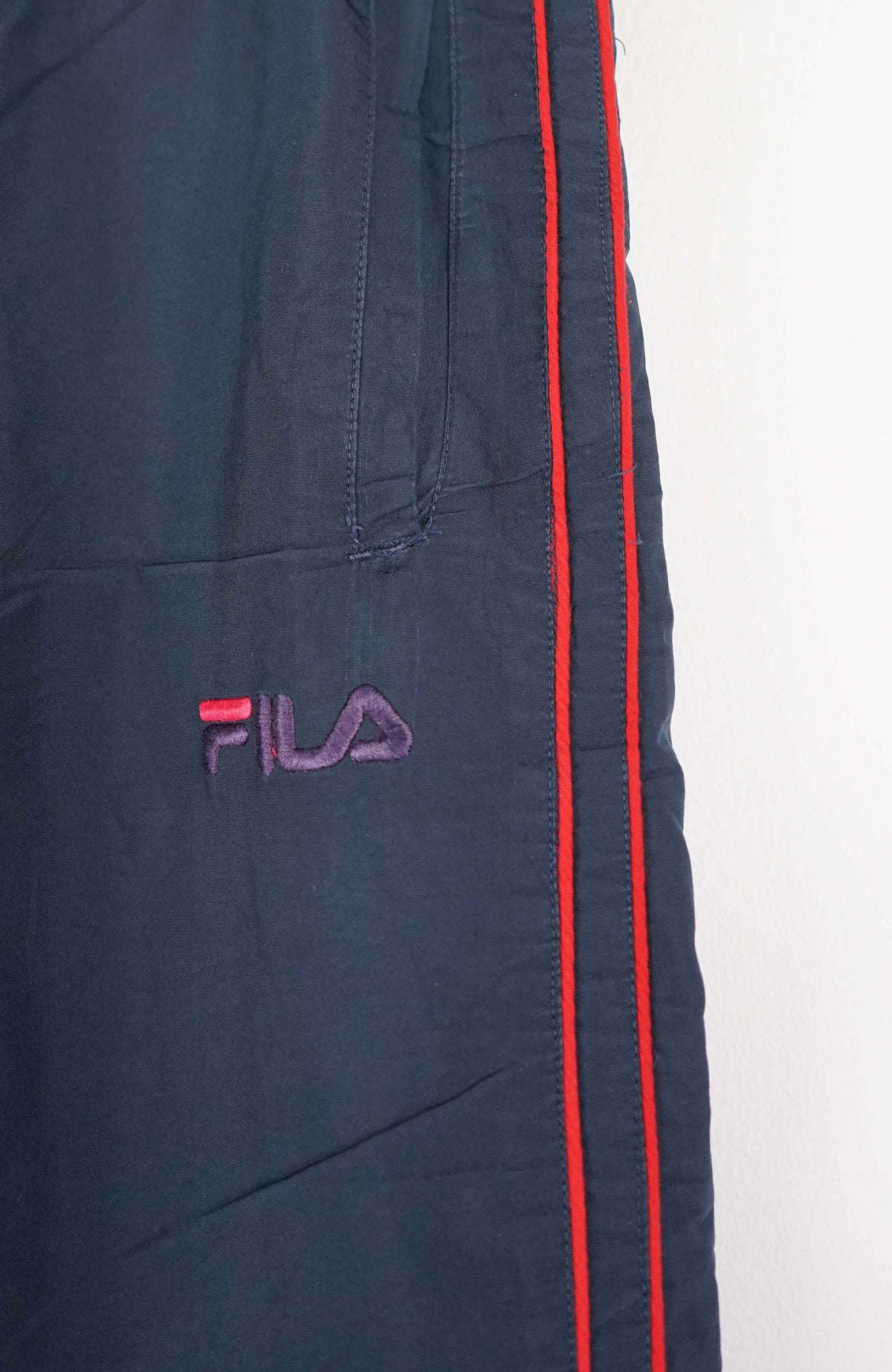 VINTAGE FILA TRACK PANTS (L)