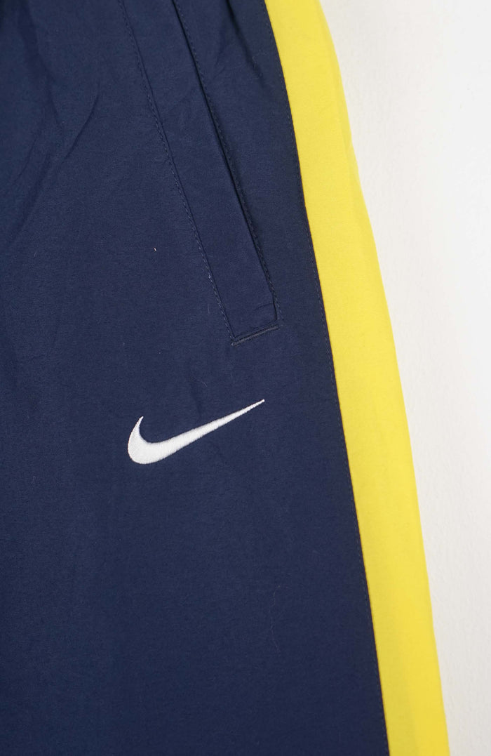 VINTAGE NIKE TRACK PANTS (S)