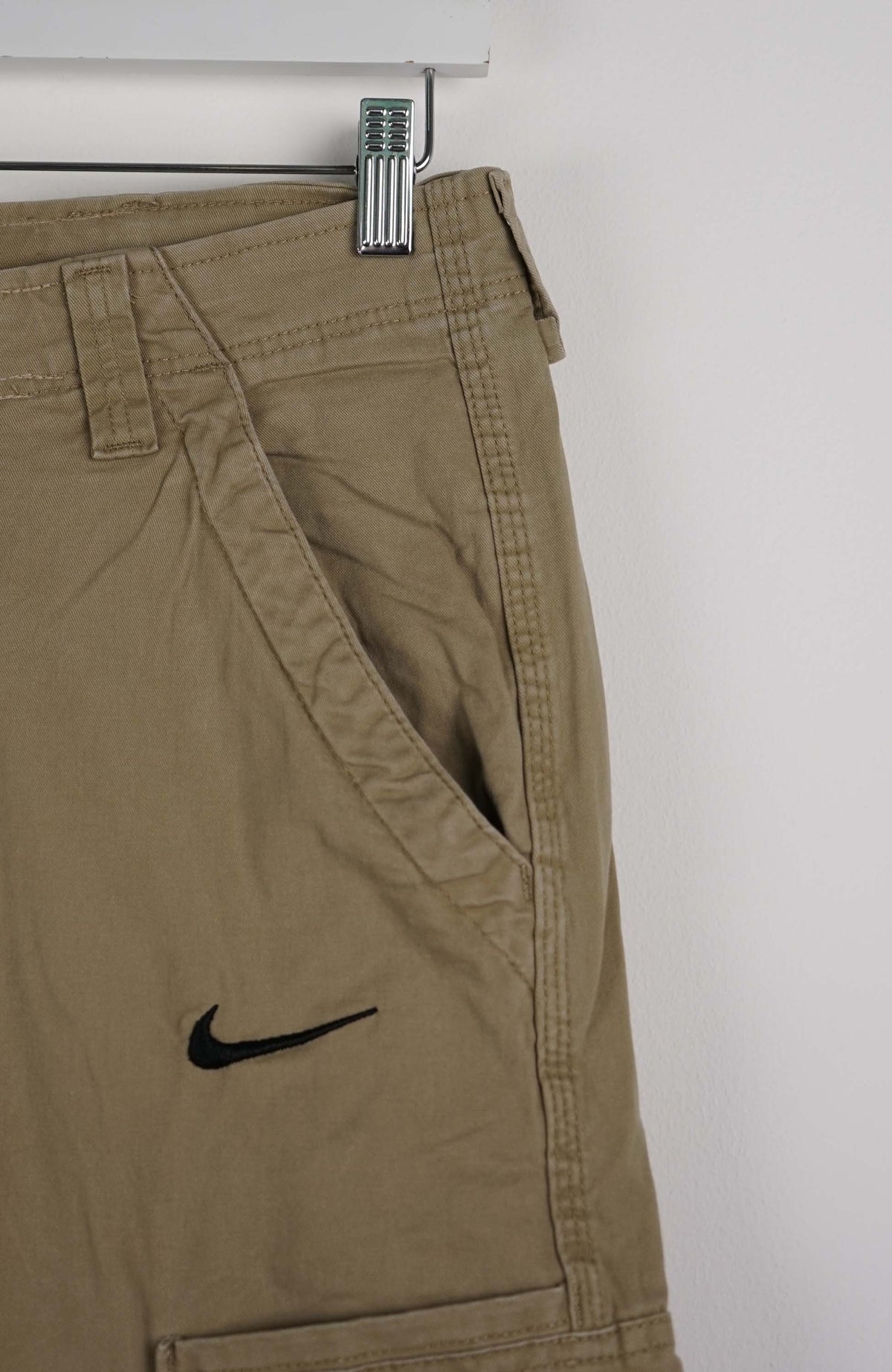 VINTAGE REWORK CARGO CAPRI SHORTS W32