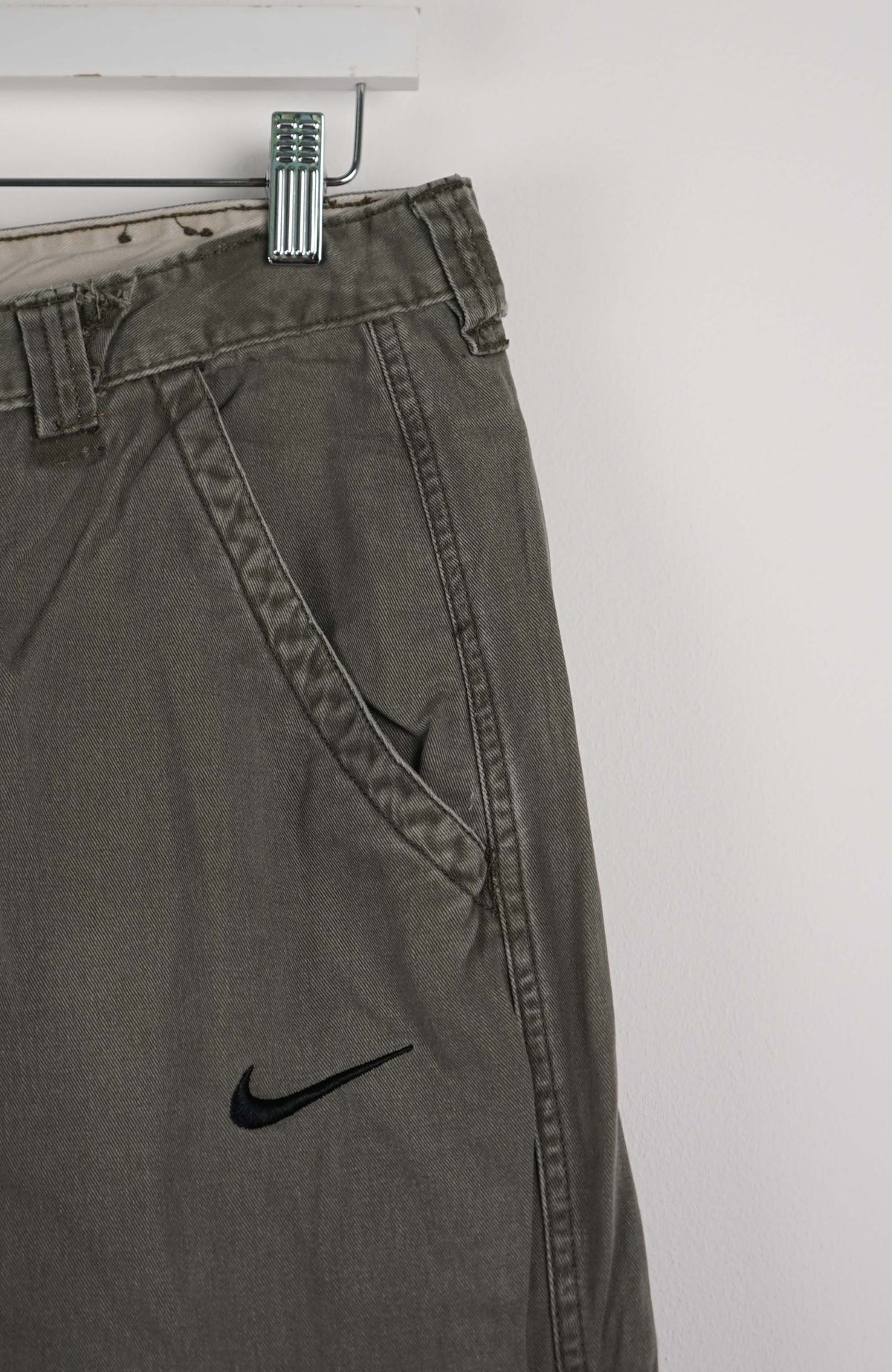VINTAGE REWORK CARGO CAPRI SHORTS W33