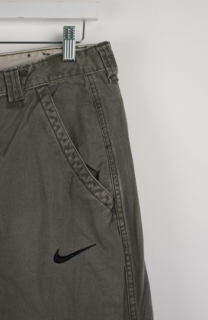 VINTAGE REWORK CARGO CAPRI SHORTS W33