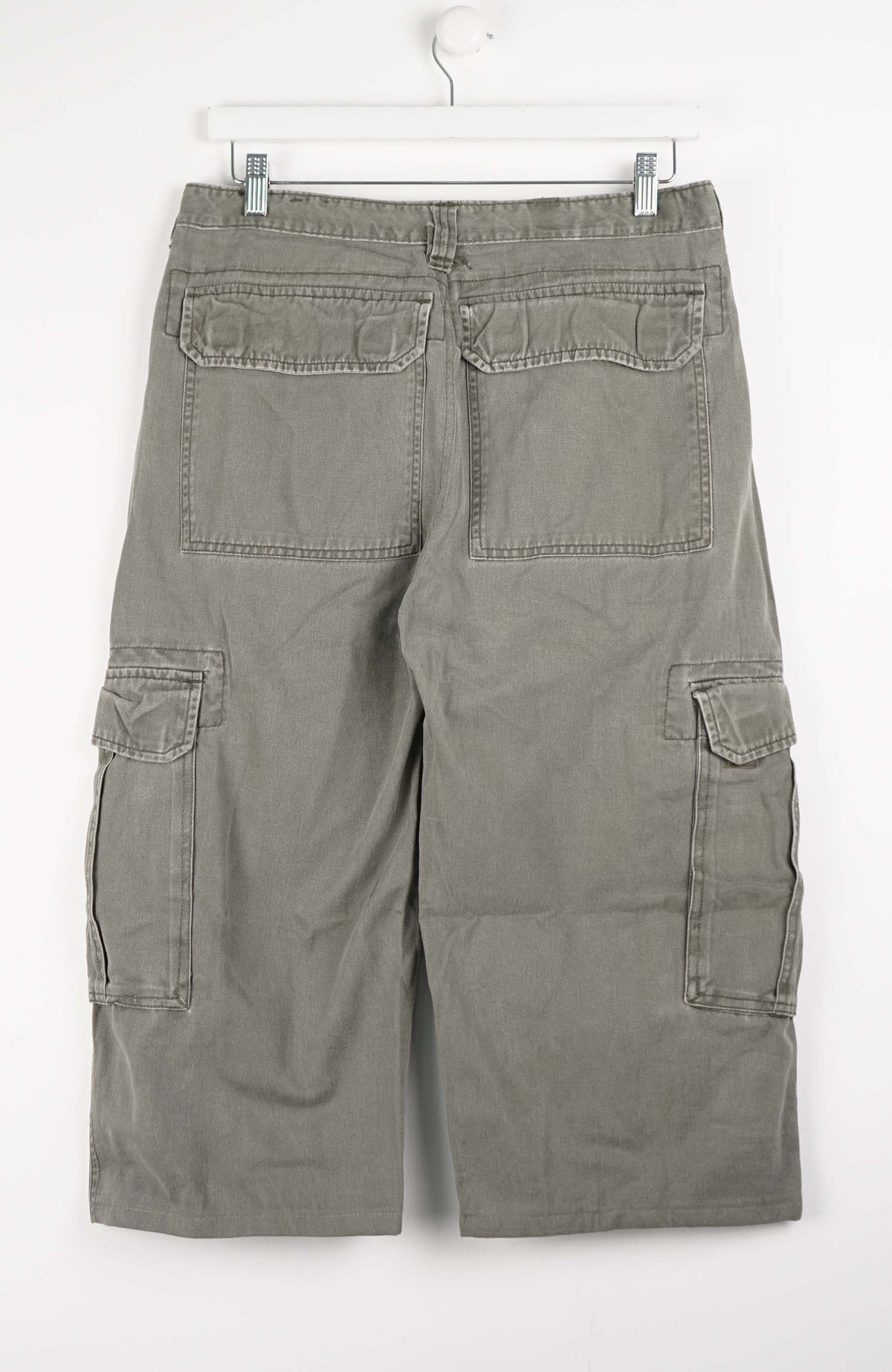 VINTAGE REWORK CARGO CAPRI SHORTS W33