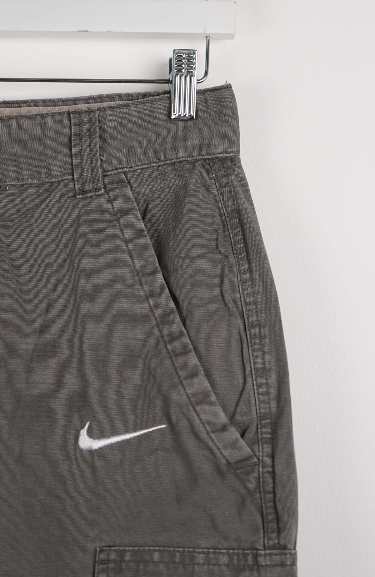 VINTAGE REWORK CARGO CAPRI SHORTS W30