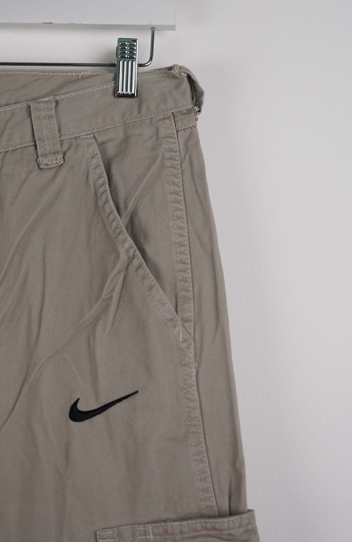 VINTAGE REWORK CARGO CAPRI SHORTS W32