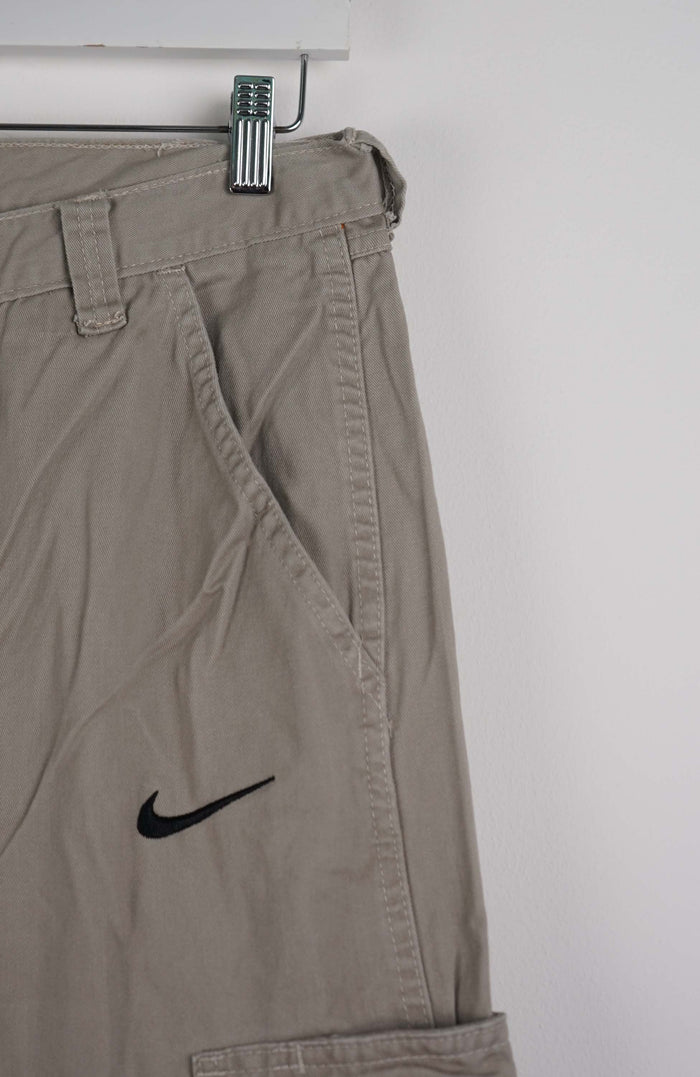 VINTAGE REWORK CARGO CAPRI SHORTS W32