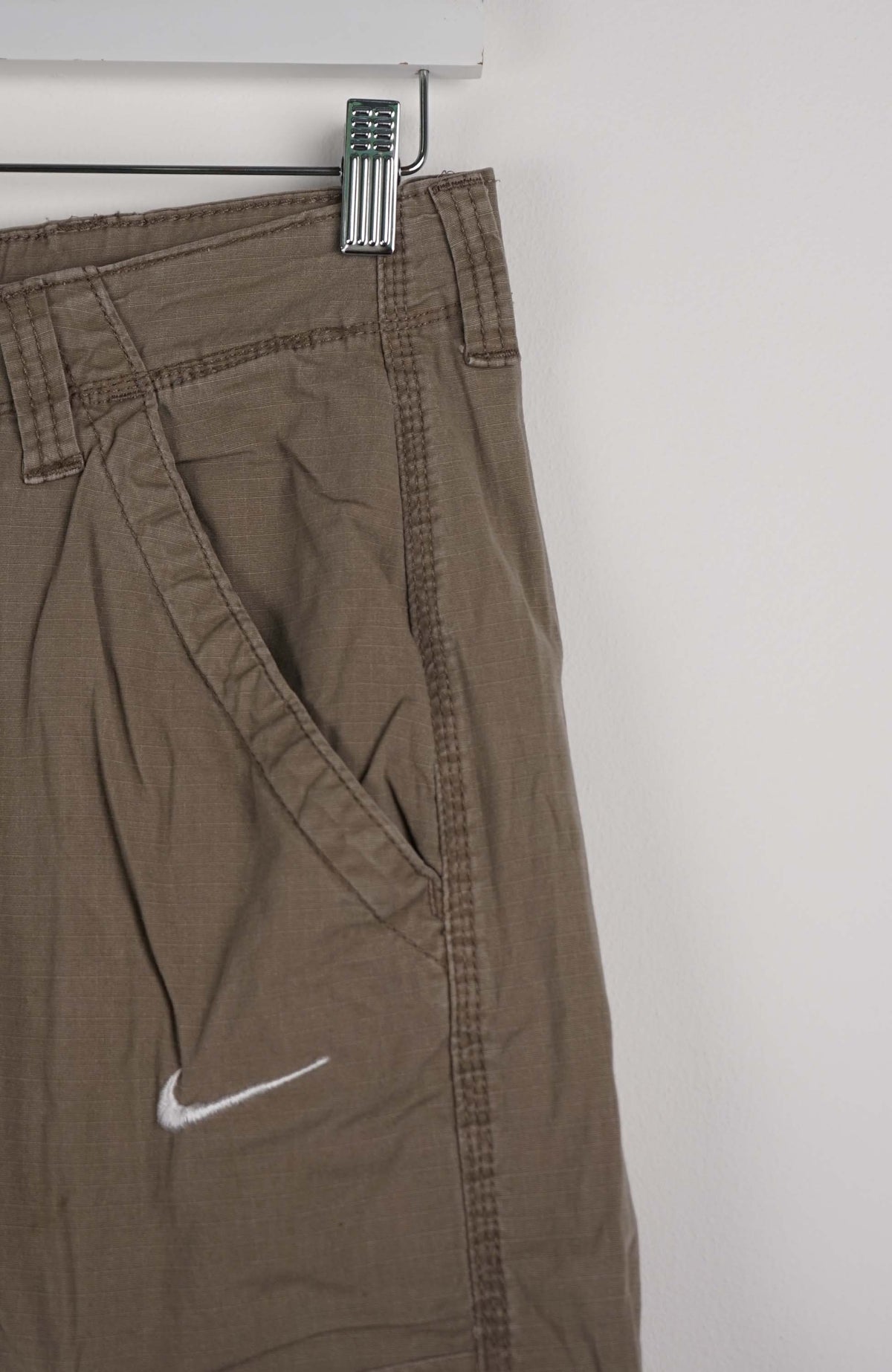 VINTAGE REWORK CARGO CAPRI SHORTS W30