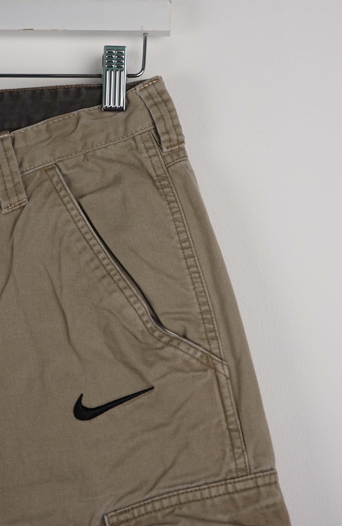 VINTAGE REWORK CARGO CAPRI SHORTS W32