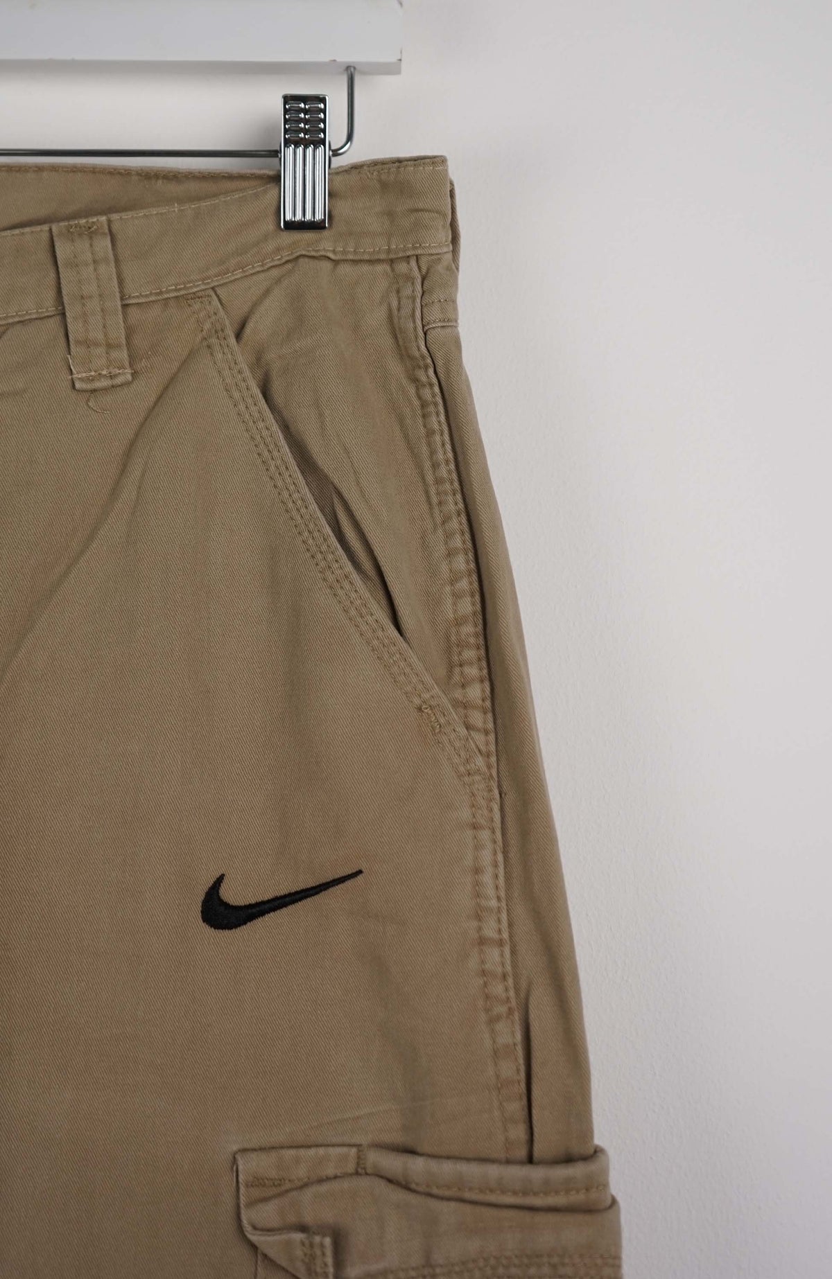 VINTAGE REWORK CARGO CAPRI SHORTS W34