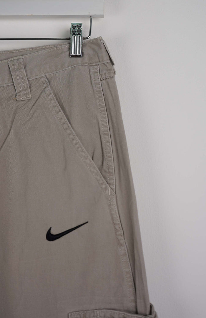 VINTAGE REWORK CARGO CAPRI SHORTS W32
