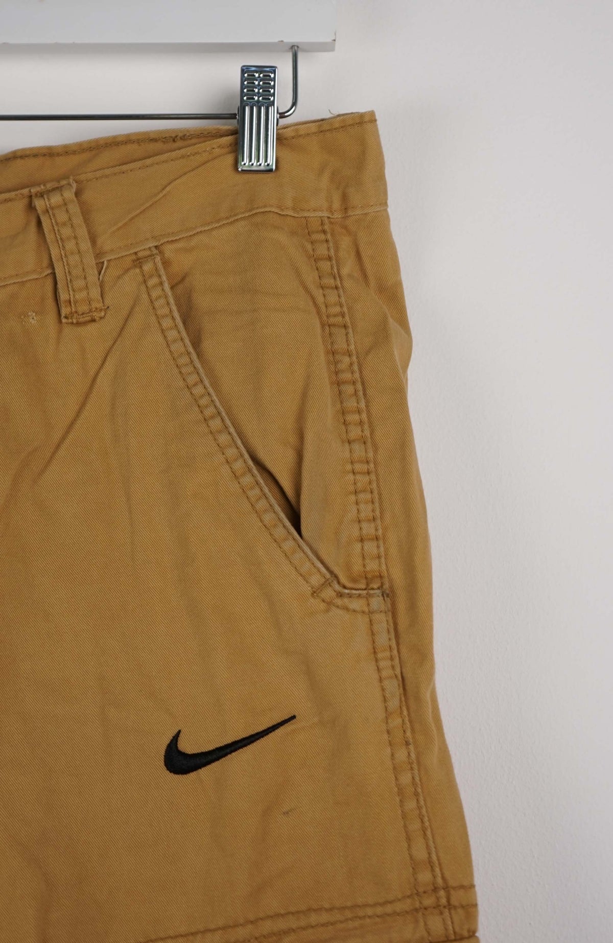 VINTAGE REWORK CARGO CAPRI SHORTS W32