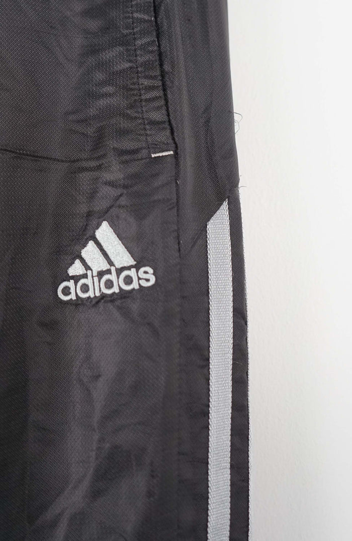 VINTAGE ADIDAS TRACK PANTS (S)