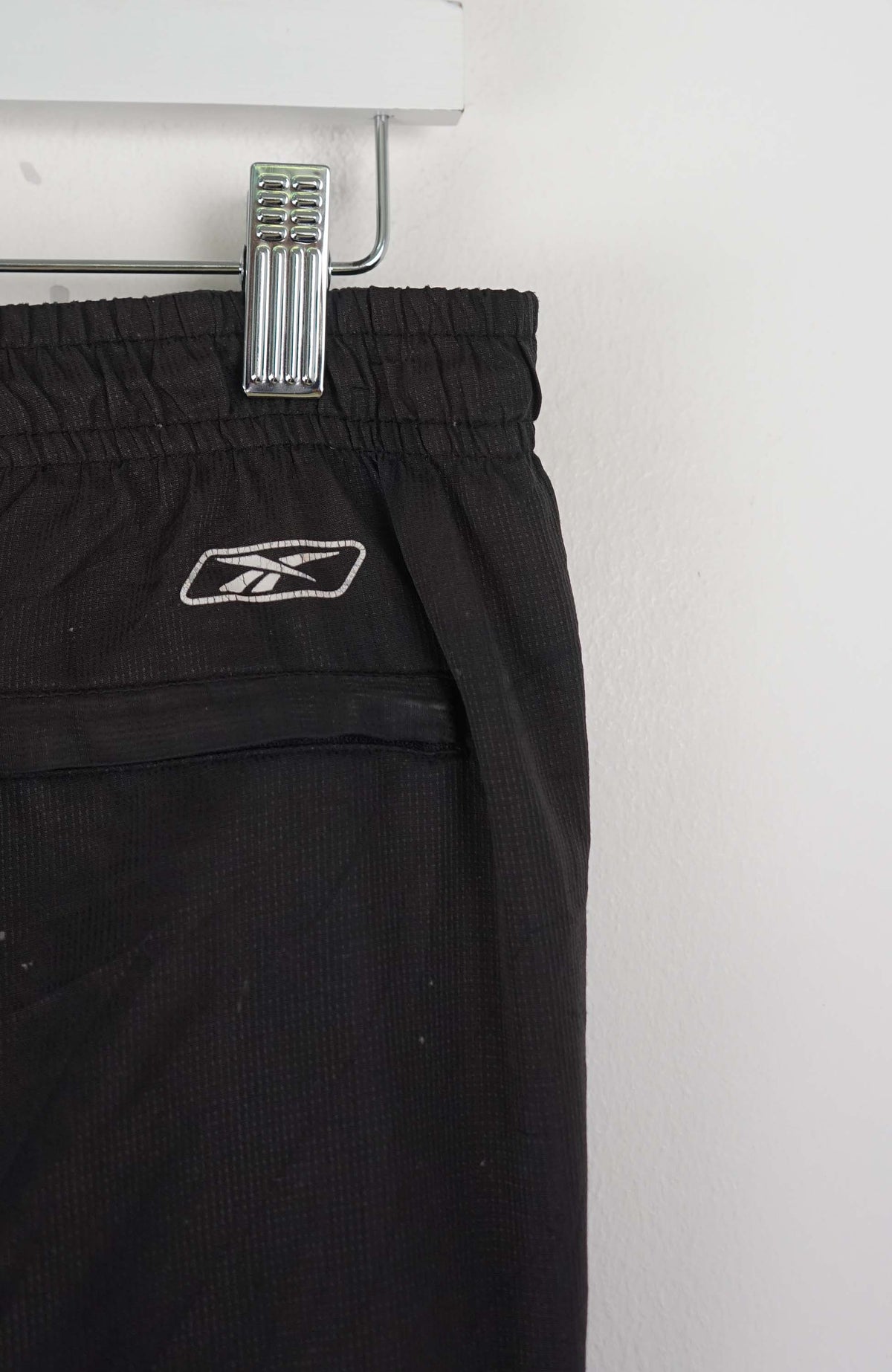 VINTAGE REEBOK TRACK PANTS (M)