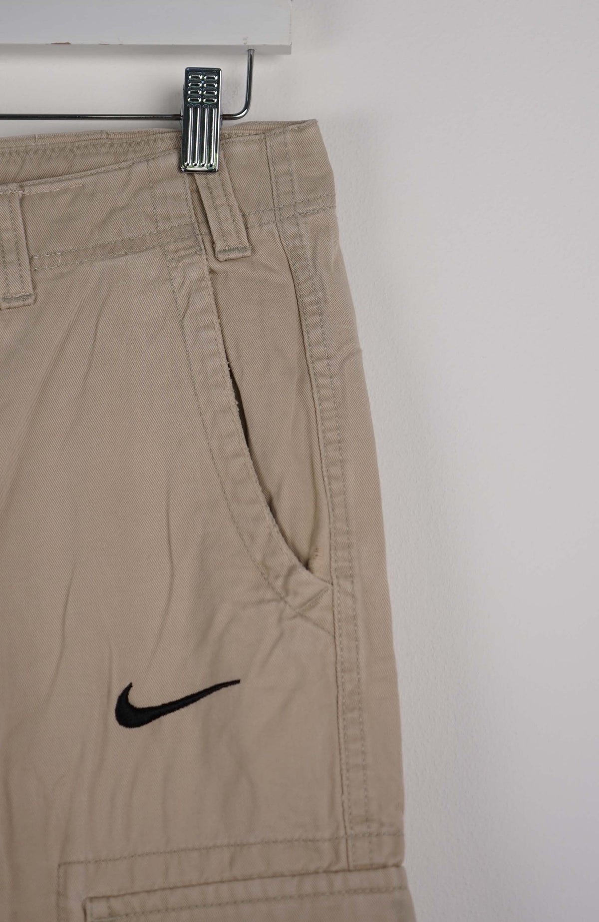 VINTAGE REWORK CARGO CAPRI SHORTS W32