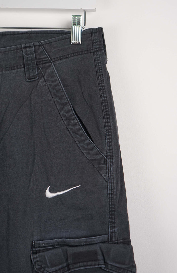 VINTAGE REWORK CARGO CAPRI SHORTS W32