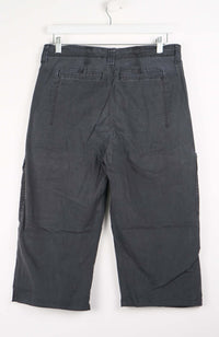 VINTAGE REWORK CARGO CAPRI SHORTS W32