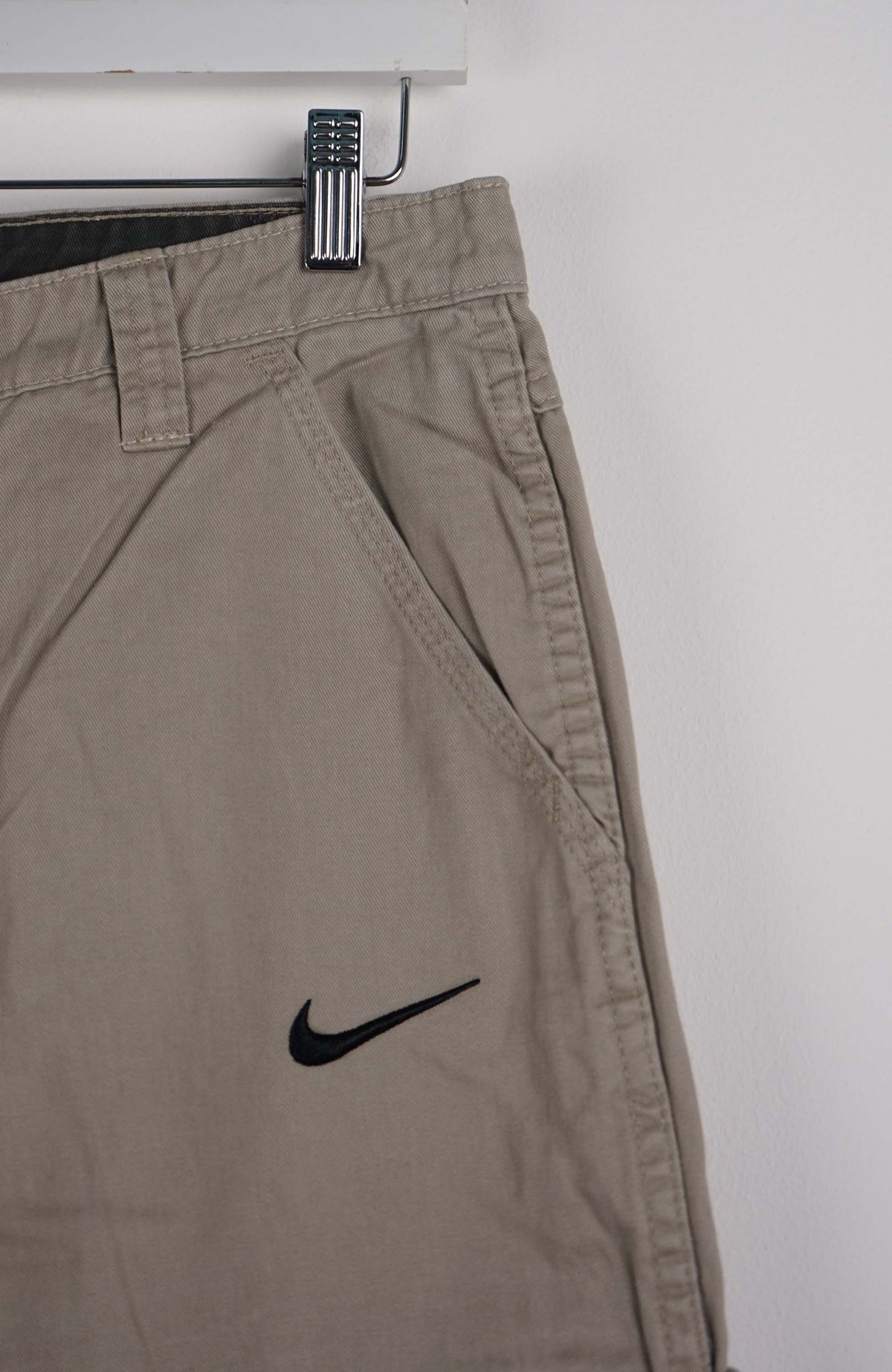 VINTAGE REWORK CARGO CAPRI SHORTS W33