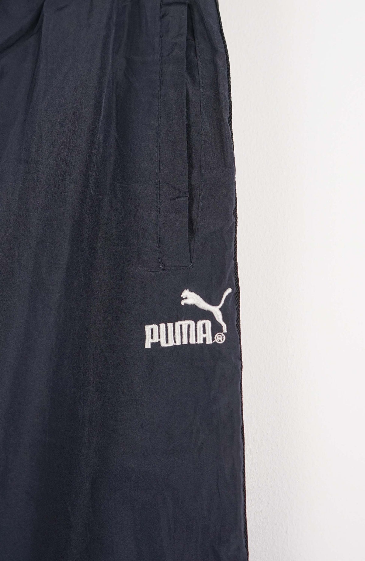 VINTAGE PUMA TRACK PANTS (M)