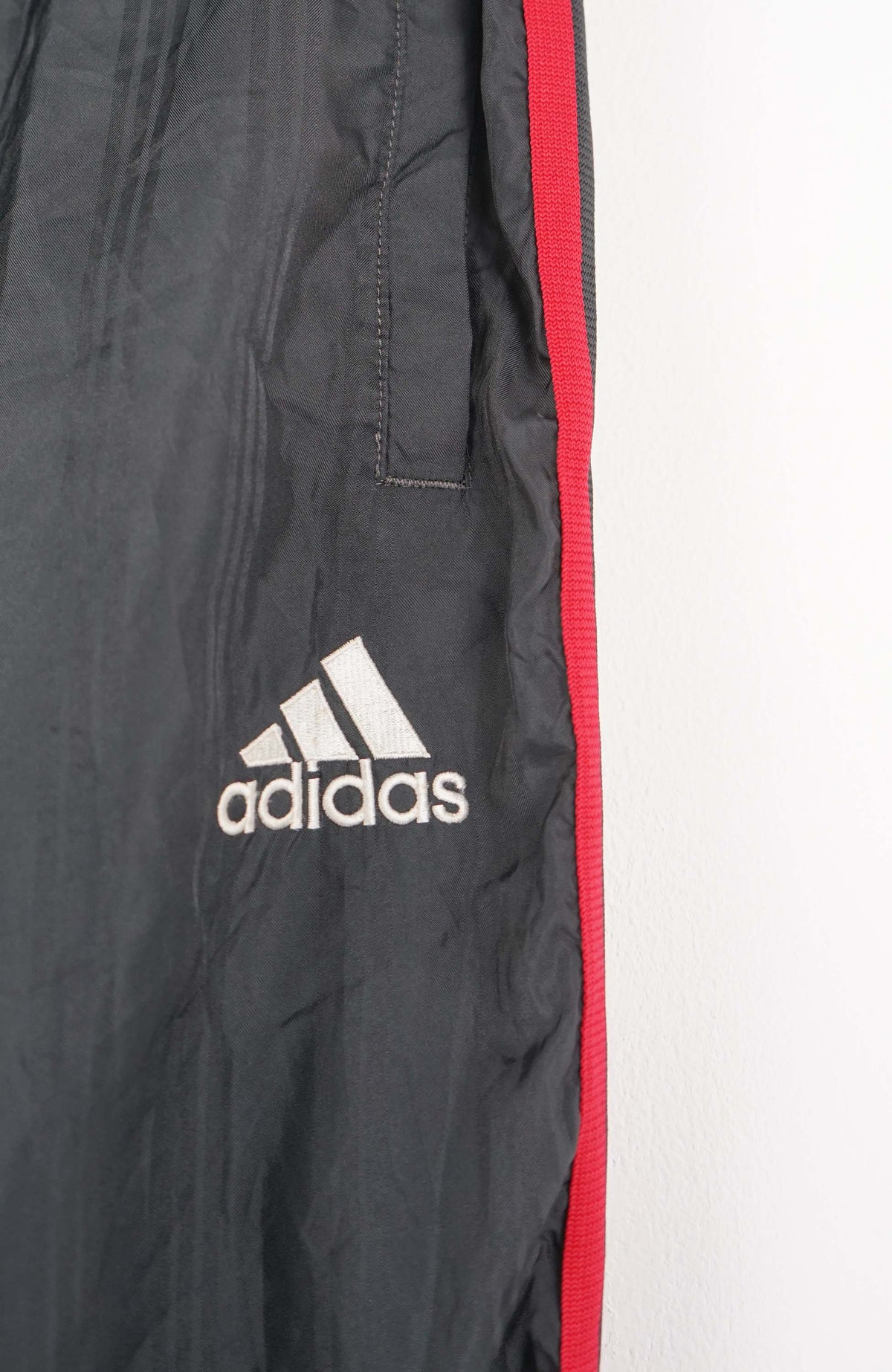 VINTAGE ADIDAS TRACK PANTS (S)
