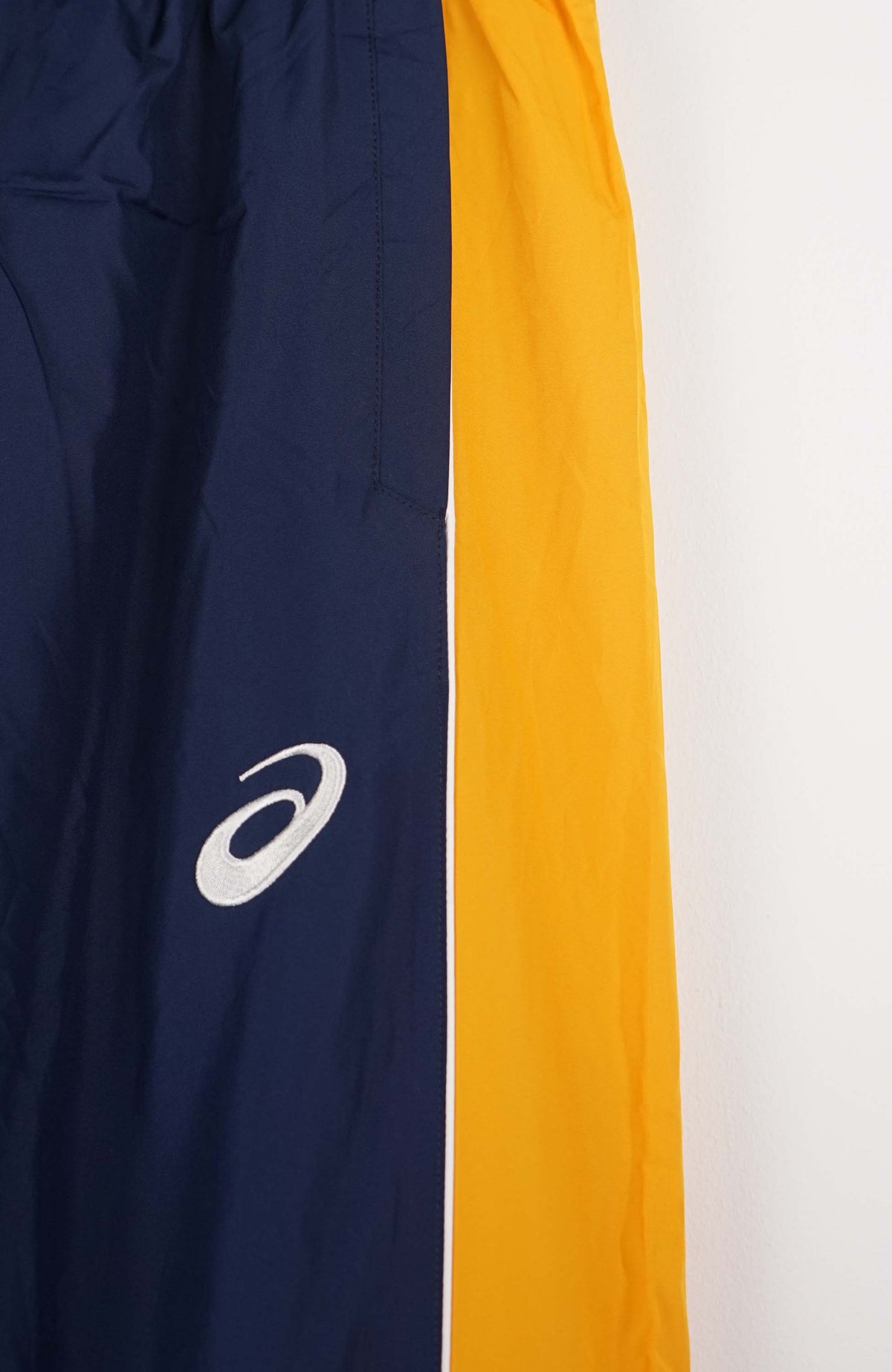 VINTAGE ASICS TRACK PANTS (M)