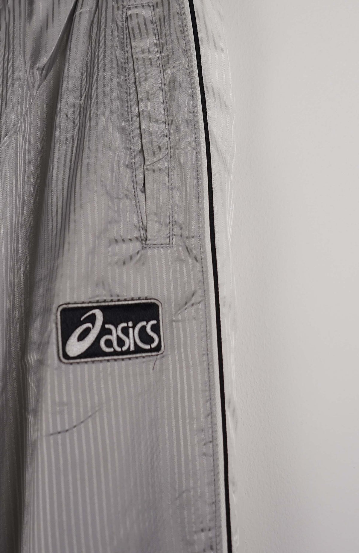 VINTAGE ASICS TRACK PANTS (M)