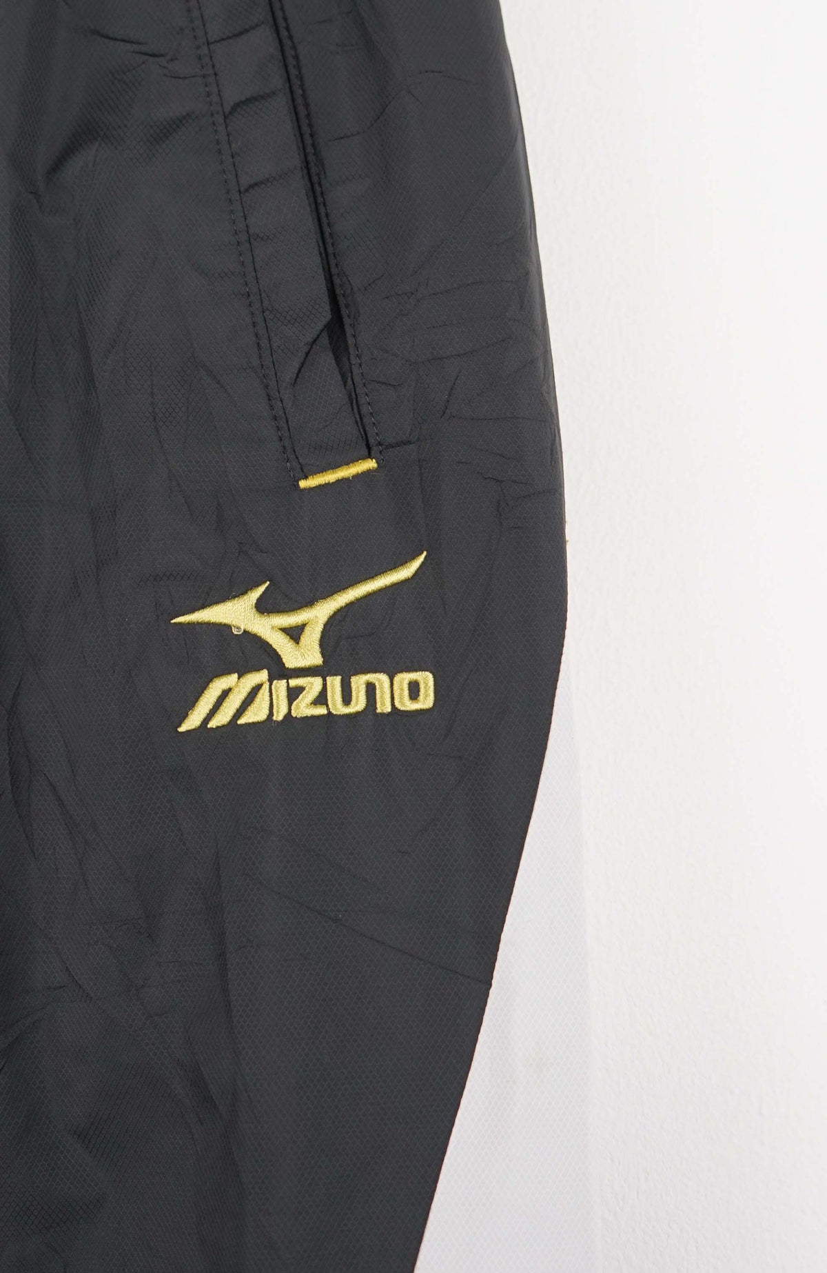 VINTAGE MIZUNO TRACK PANTS (S)