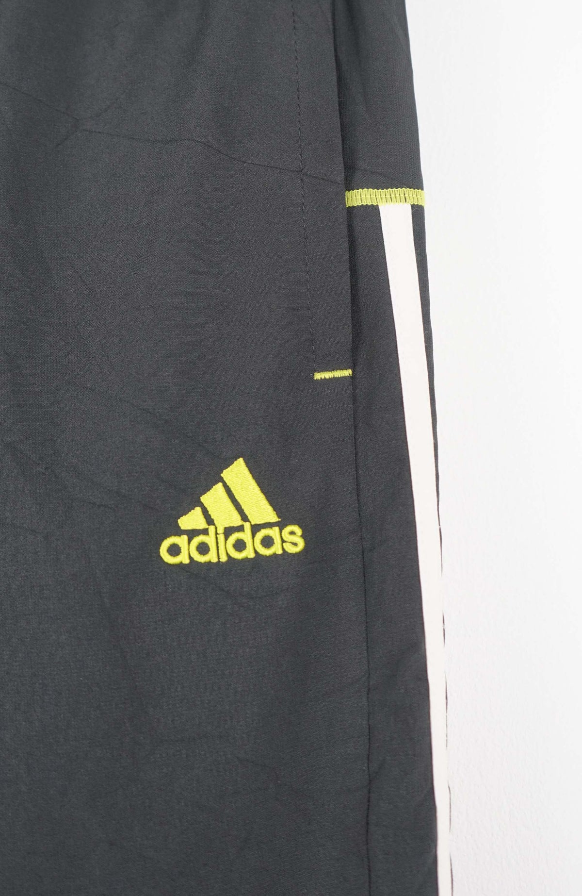 VINTAGE ADIDAS TRACK PANTS (S)