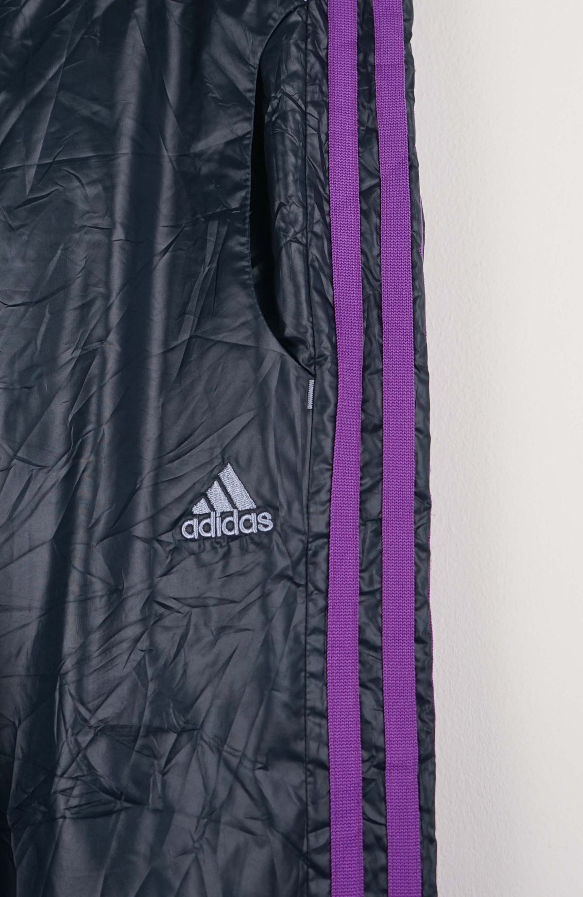 VINTAGE ADIDAS TRACK PANTS (S)