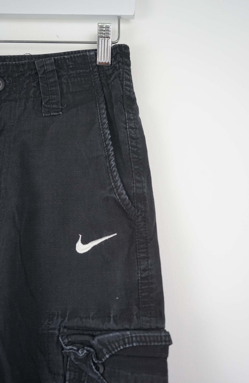 VINTAGE REWORK CARGO SHORTS W28