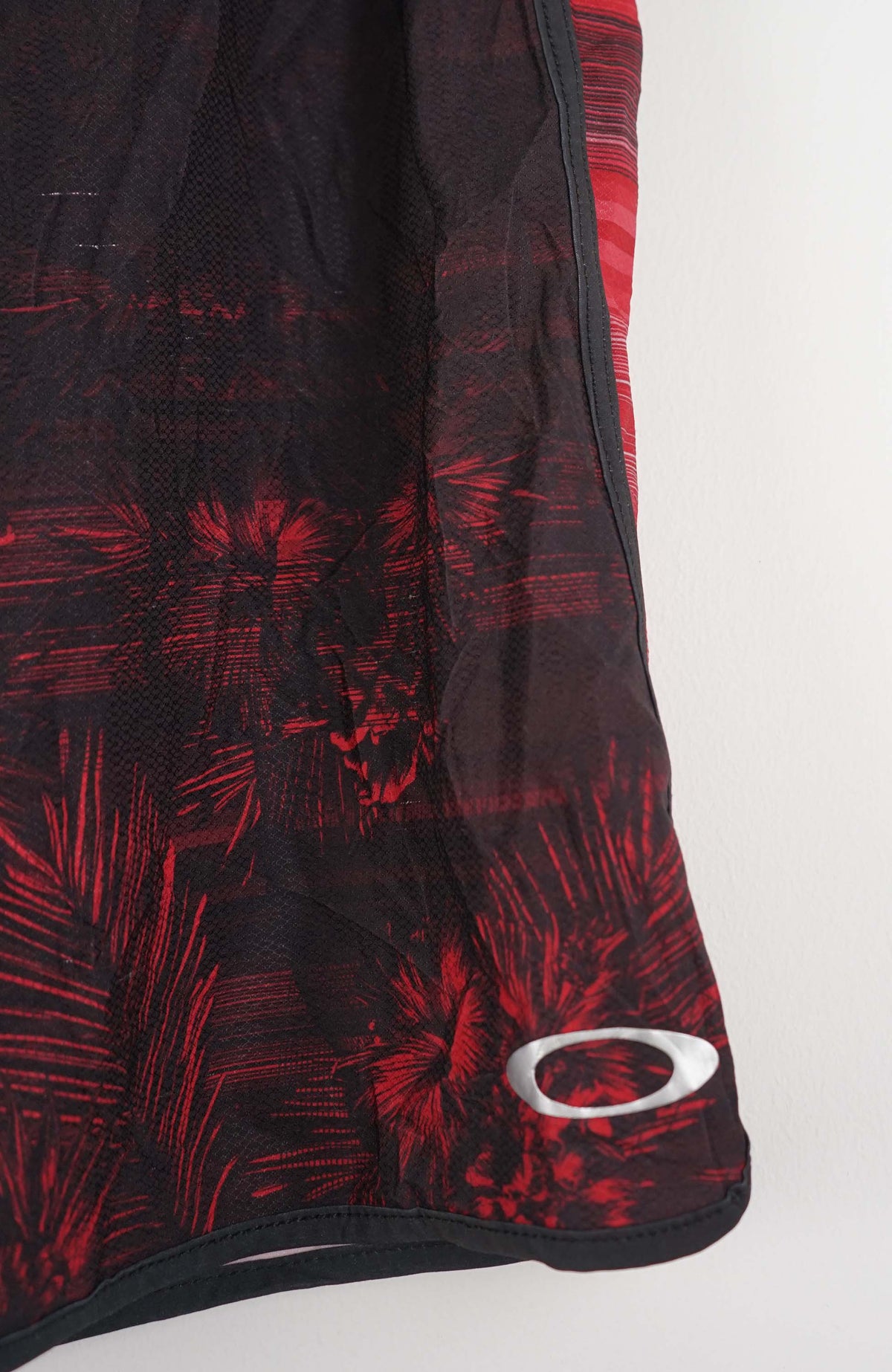 VINTAGE OAKLEY SURF BOARD SHORTS W35