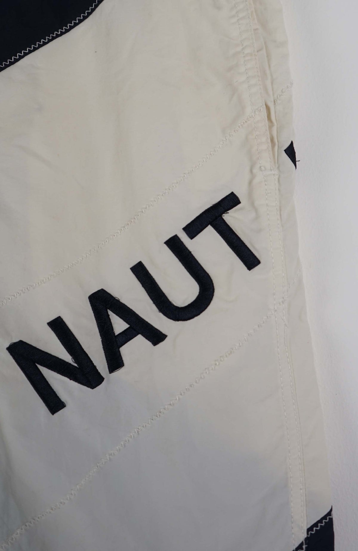 VINTAGE NAUTICA BOARD SHORTS W38