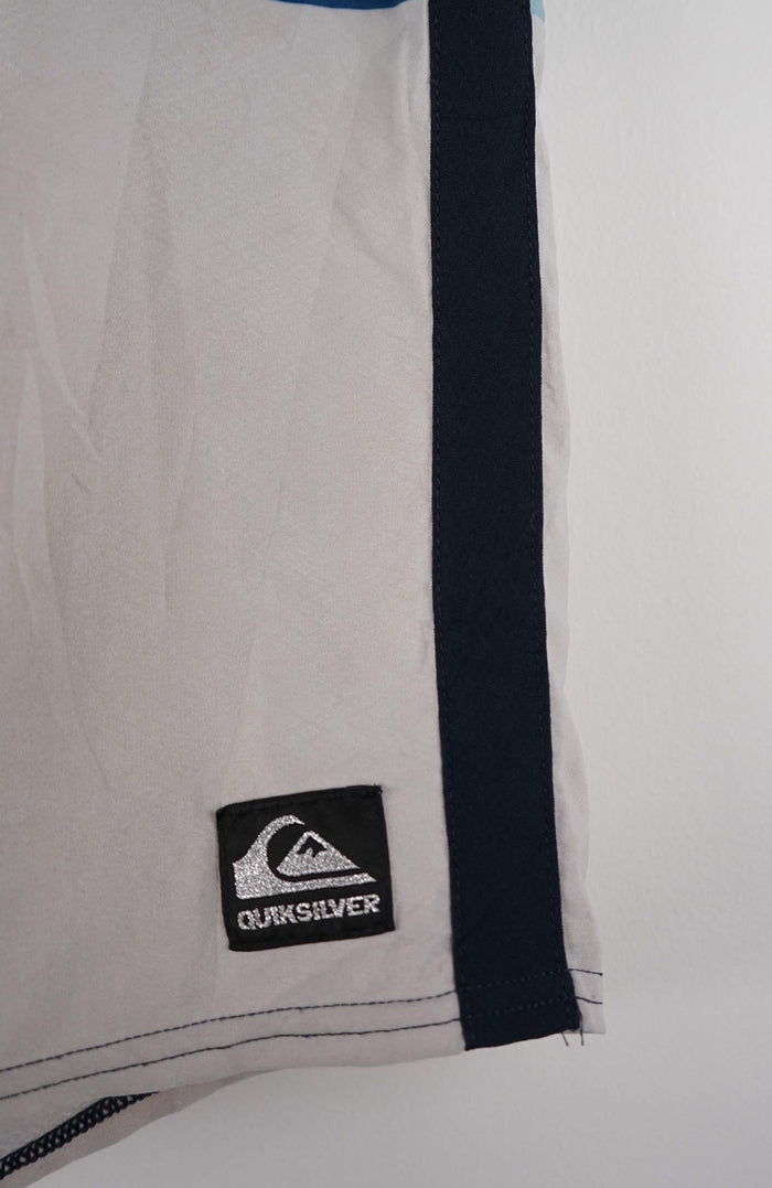 VINTAGE QUIKSILVER SURF BOARD SHORTS W32