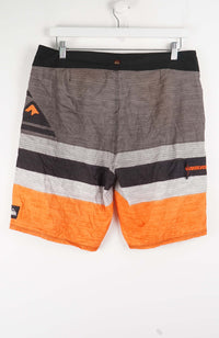 VINTAGE QUIKSILVER BOARD SHORTS W34