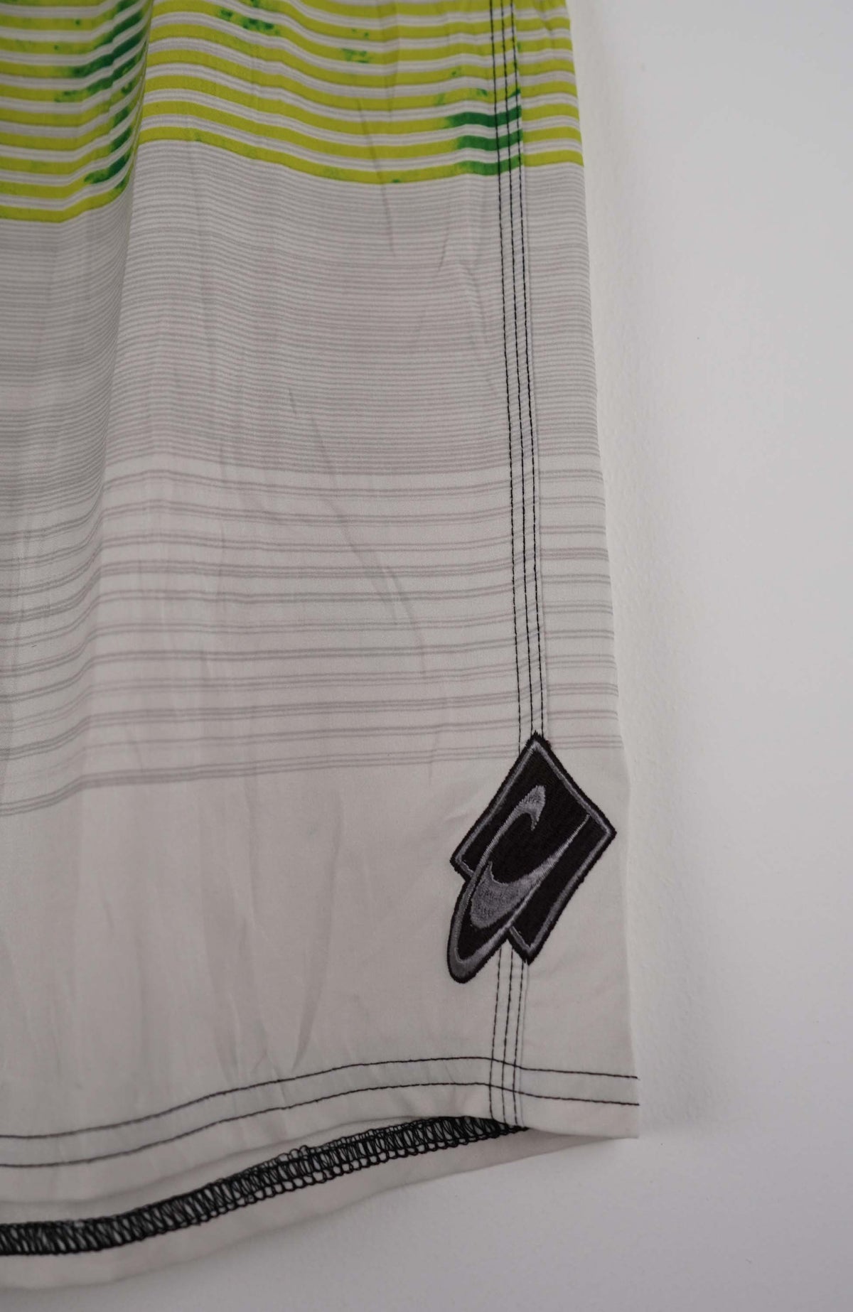 VINTAGE O'NEILL BOARD SHORTS W32